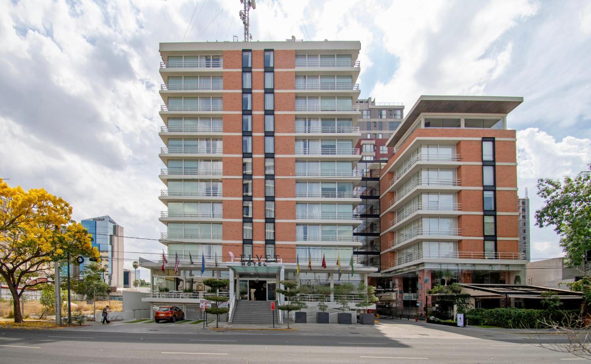 Hotel Velvet Plaza Γκουανταλαχάρα Εξωτερικό φωτογραφία