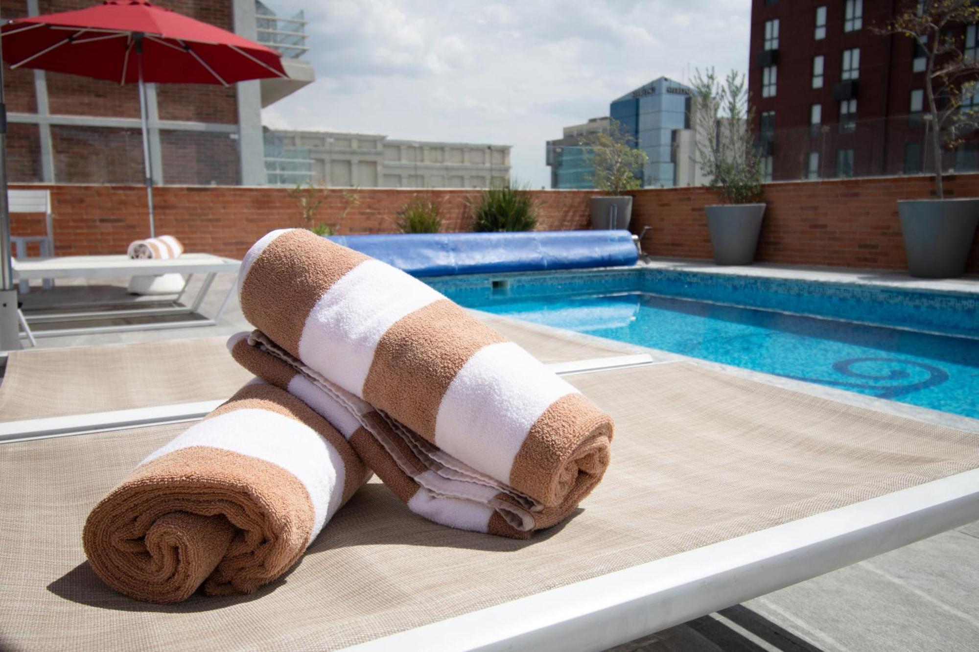 Hotel Velvet Plaza Γκουανταλαχάρα Εξωτερικό φωτογραφία