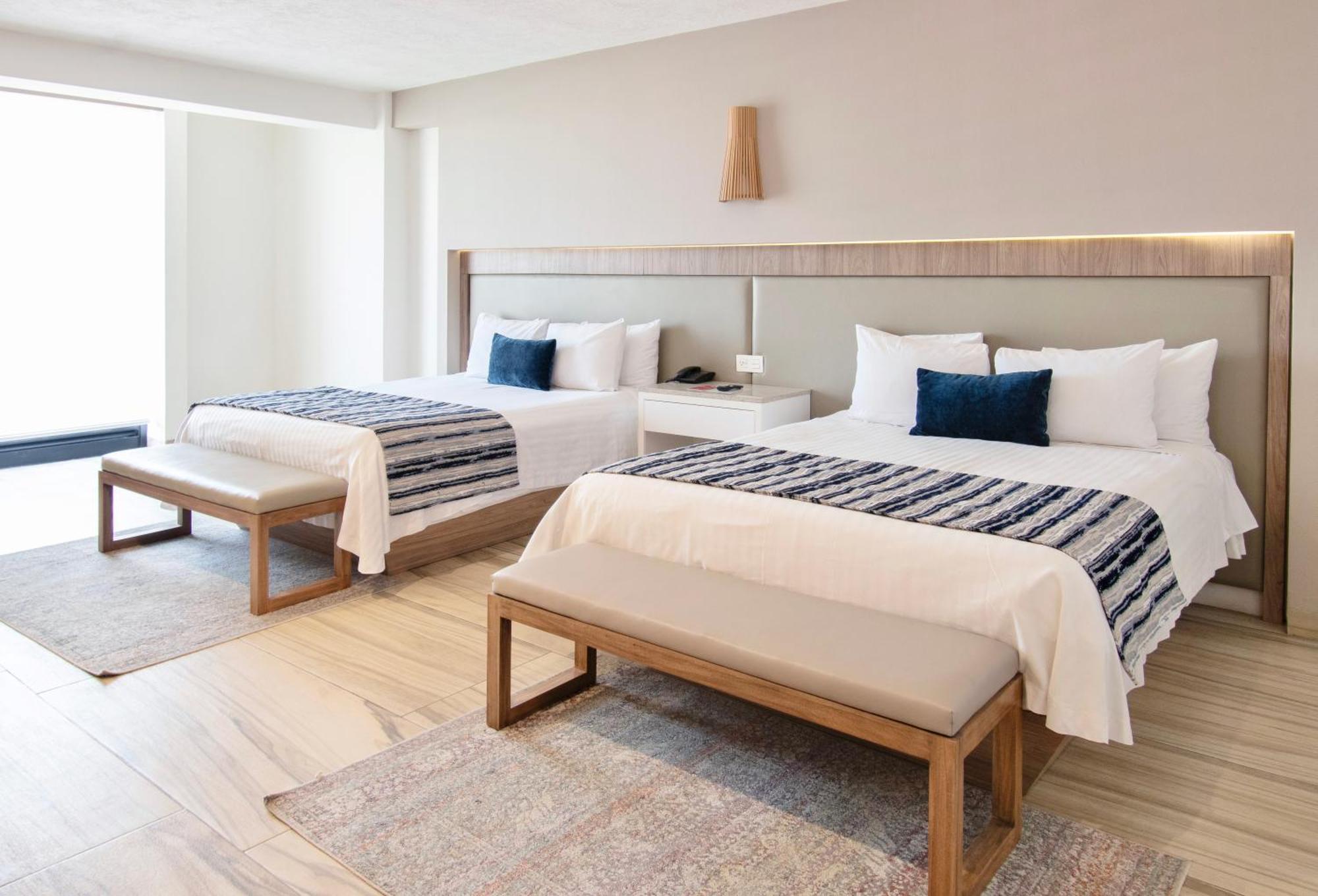 Hotel Velvet Plaza Γκουανταλαχάρα Εξωτερικό φωτογραφία